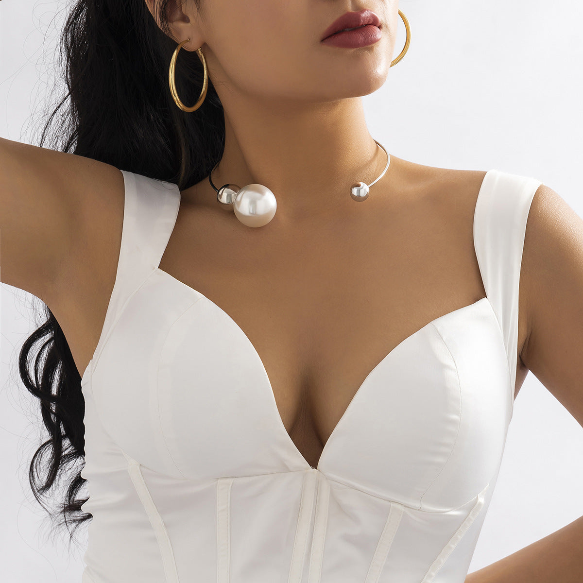 The MOON Pearl Round Beads Collar Niche