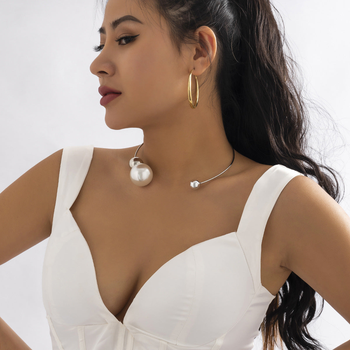 The MOON Pearl Round Beads Collar Niche