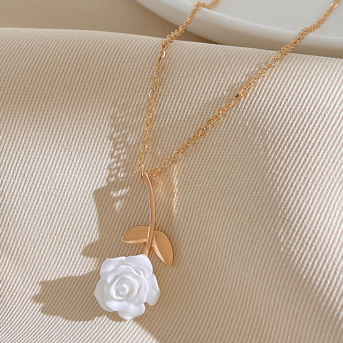 Rhinestone Love Rose Chain Necklace