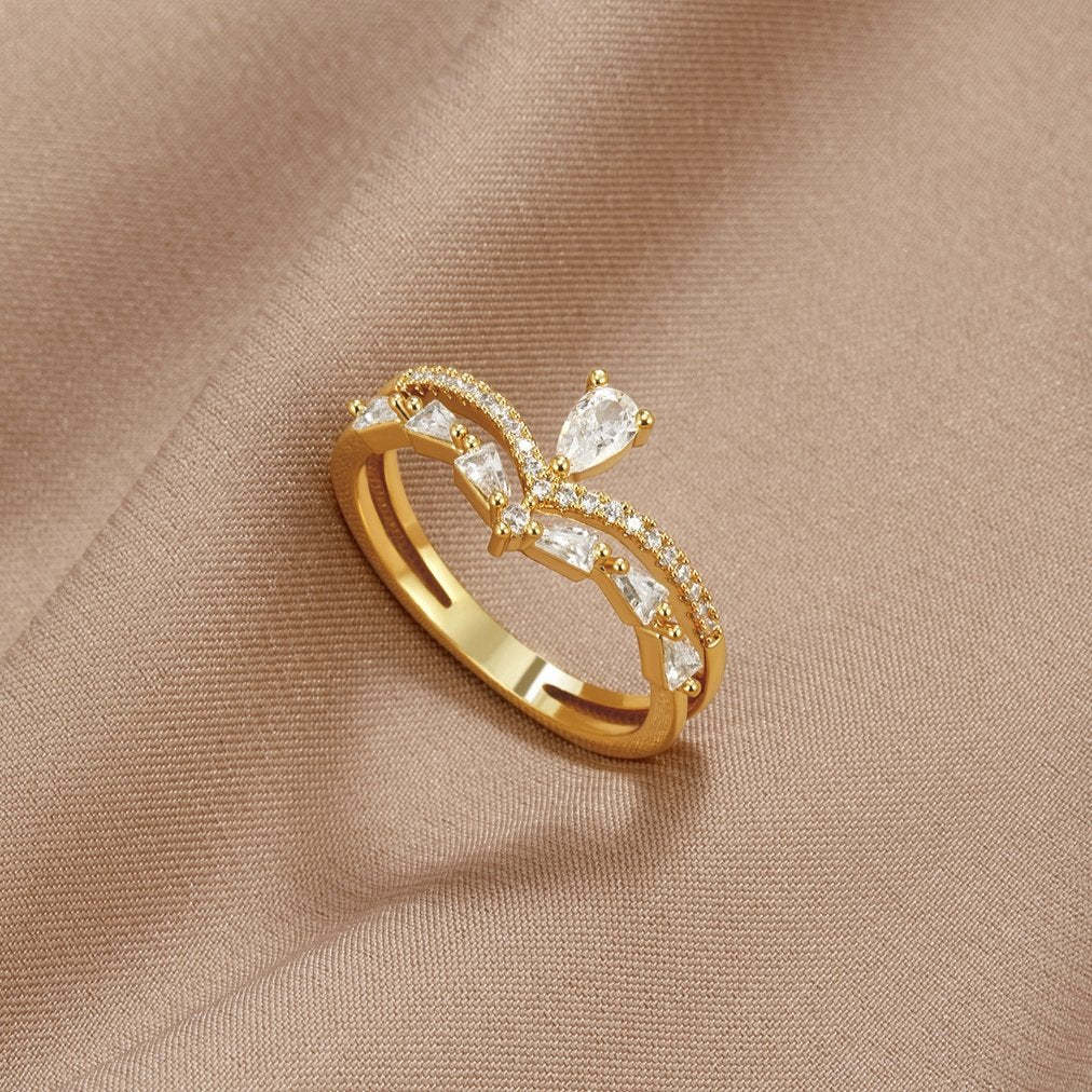 European And American Stone Golden Lily Crystal Ring