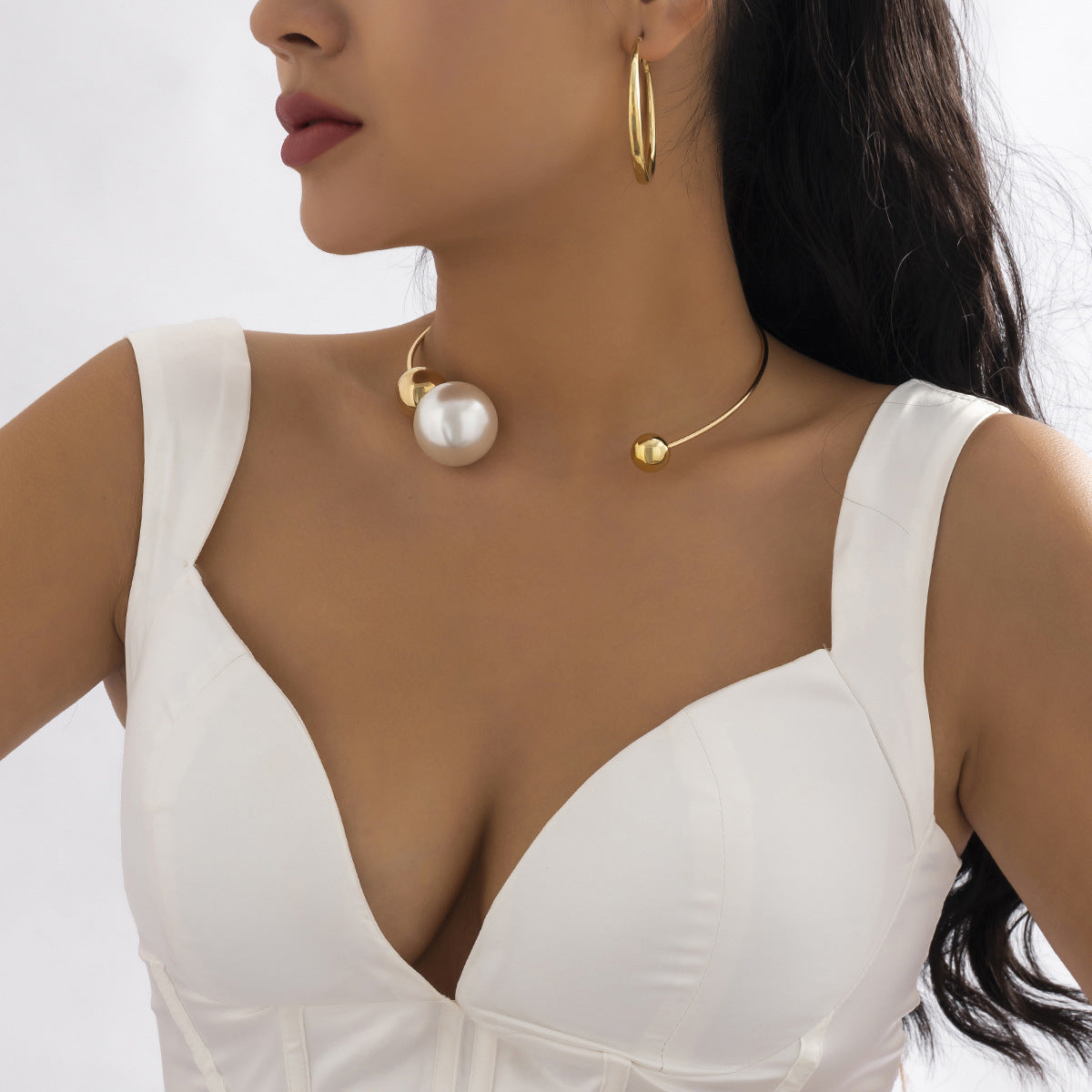 The MOON  Pearl Round Beads Collar Niche